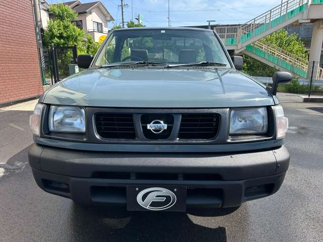 1997 Nissan Datsun – thumbnail 2