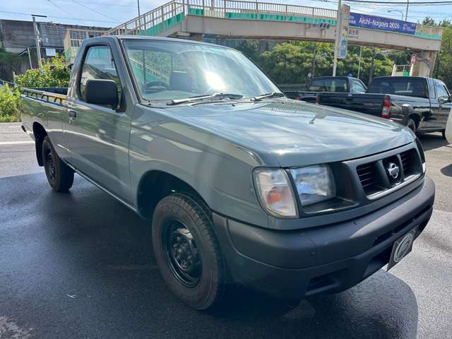 1997 Nissan Datsun – thumbnail 3