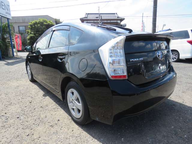 2010 Toyota Prius – thumbnail 2