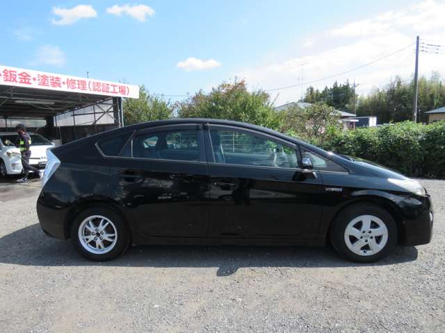 2010 Toyota Prius – thumbnail 3