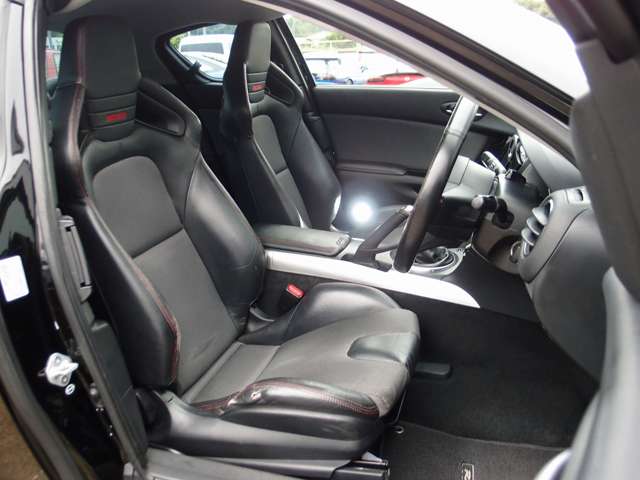 2010 Mazda RX-8 – thumbnail 4