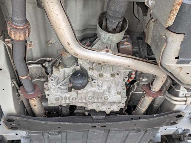 2001 Nissan Elgrand – thumbnail 4