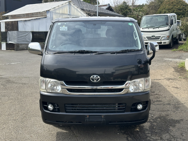 2008 Toyota Hiace – thumbnail 2