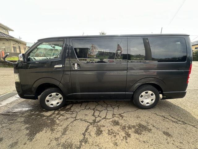 2008 Toyota Hiace – thumbnail 4