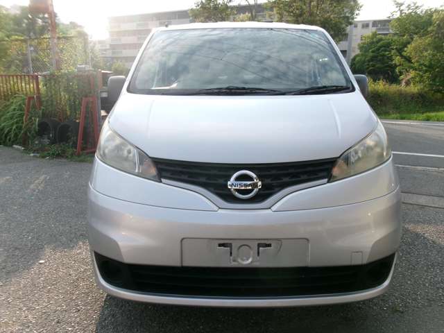 2010 Nissan NV200 Vanette Van – thumbnail 2