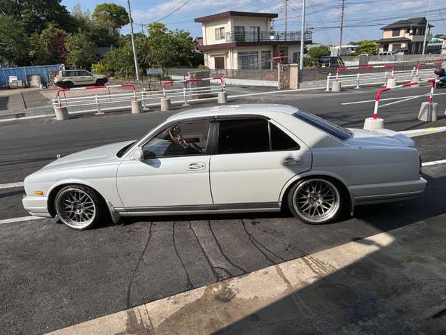 1994 Nissan Cima – thumbnail 4