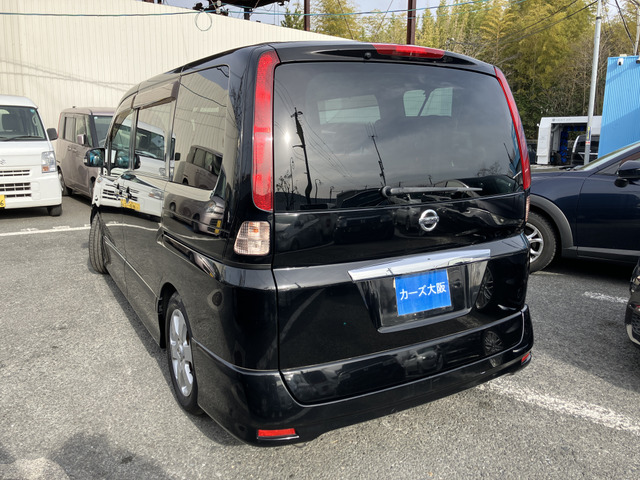 2010 Nissan Serena – thumbnail 3