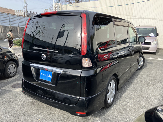 2010 Nissan Serena – thumbnail 4