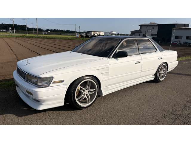 1990 Nissan Laurel – thumbnail 2