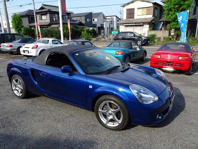 2004 Toyota MR-S – thumbnail 2