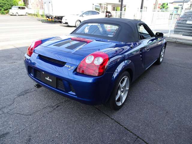 2004 Toyota MR-S – thumbnail 4