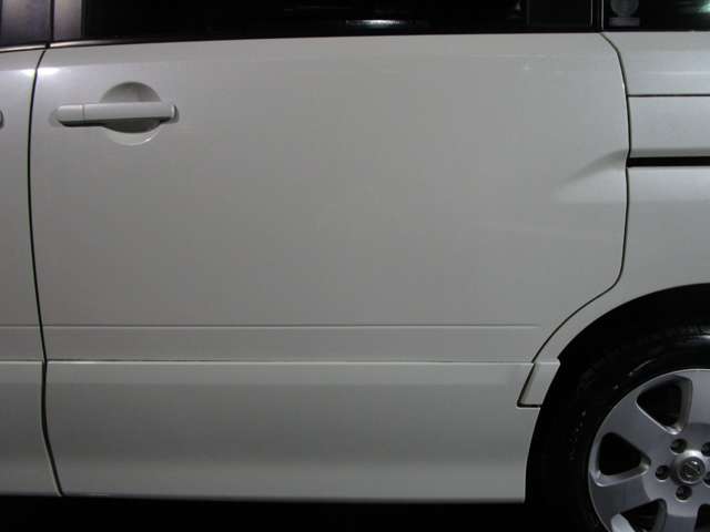 2009 Nissan Serena – thumbnail 4