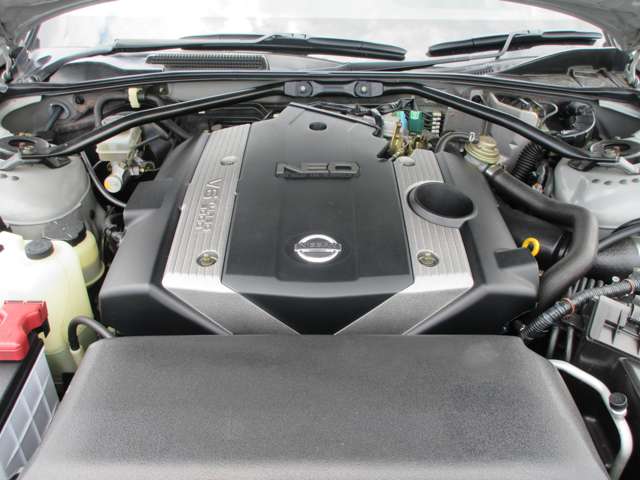 2003 Nissan Gloria – thumbnail 2
