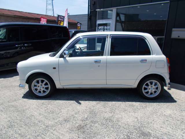 2004 Daihatsu Mira Gino – thumbnail 2