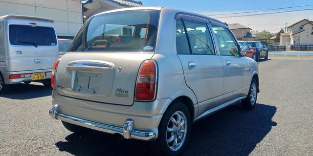 2002 Daihatsu Mira Gino – thumbnail 4