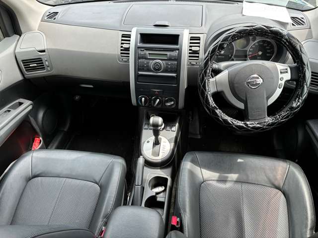 2009 Nissan X-Trail – thumbnail 2