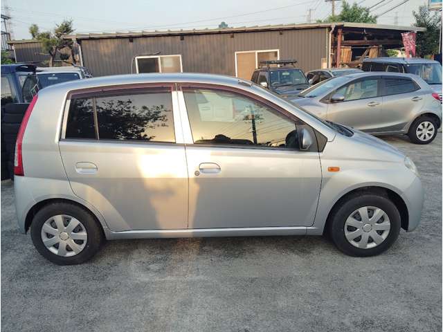 2005 Daihatsu Mira – thumbnail 4