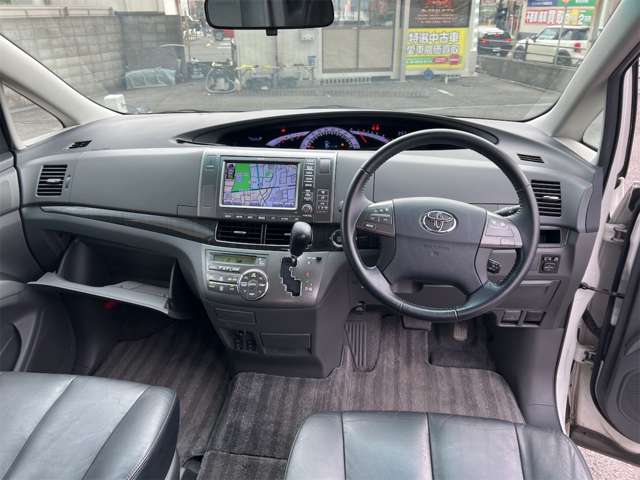 2009 Toyota Estima – thumbnail 2