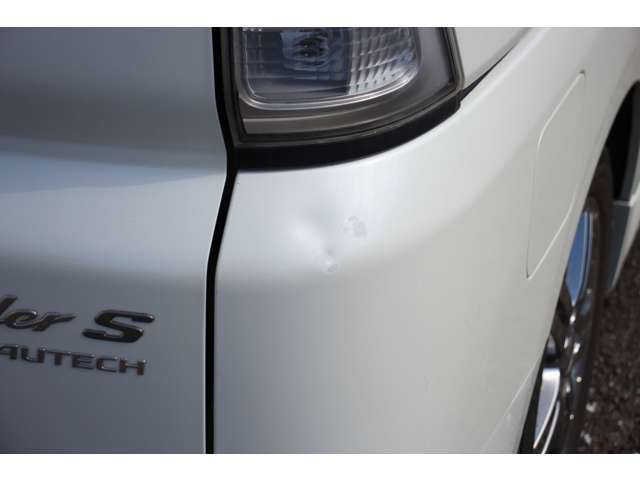 2006 Nissan Serena – thumbnail 4