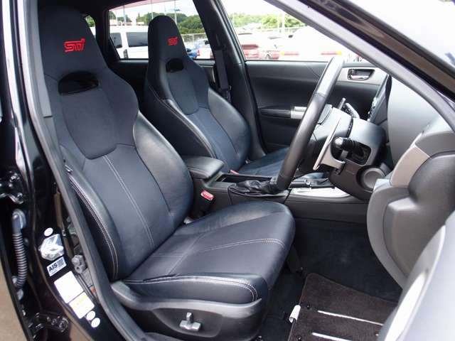 2009 Subaru Impreza Hatchback STI – thumbnail 4