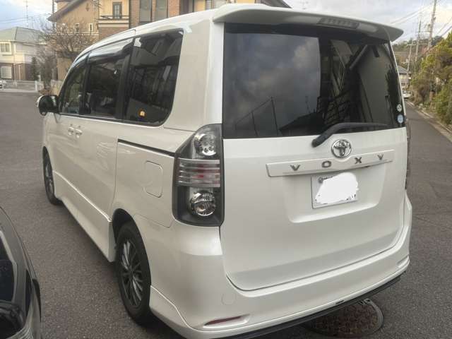 2007 Toyota Voxy – thumbnail 4