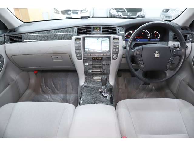 2006 Toyota Crown Royal – thumbnail 3