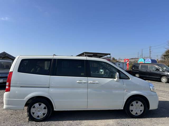 2002 Nissan Serena – thumbnail 4