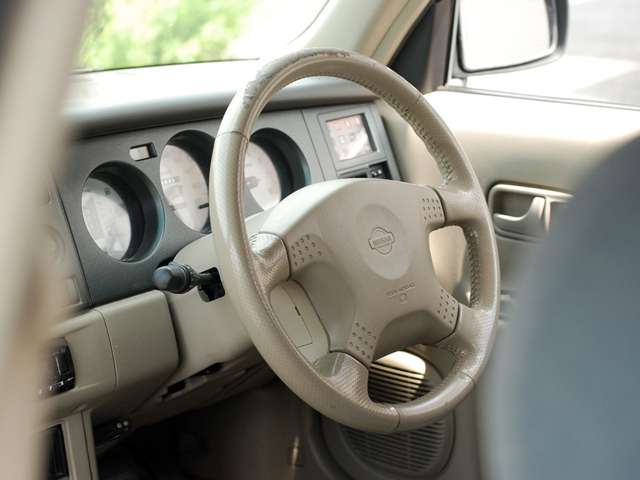 2000 Nissan Rasheen – thumbnail 3