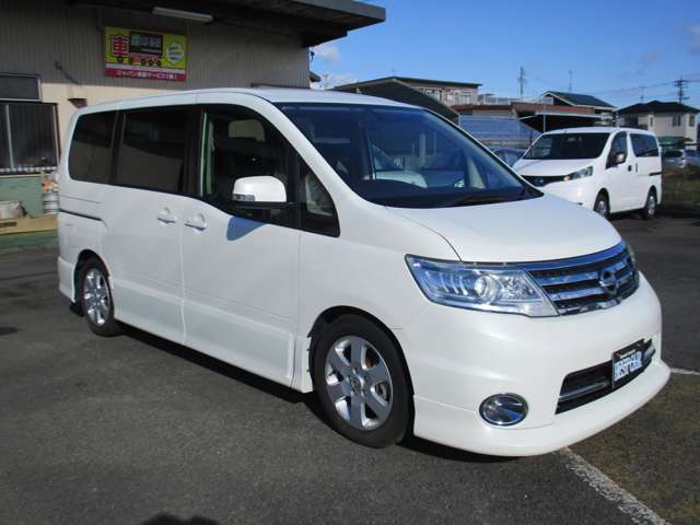 2009 Nissan Serena – thumbnail 2