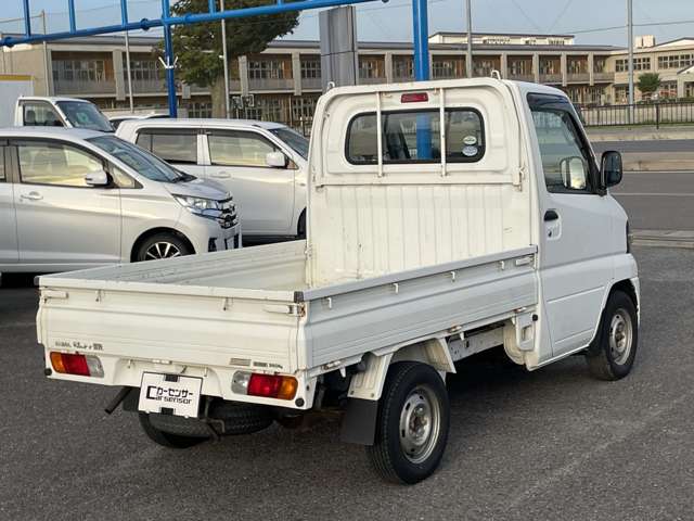 2010 Nissan Clipper Truck – thumbnail 3