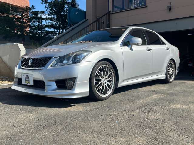 2010 Toyota Crown Athlete – thumbnail 2