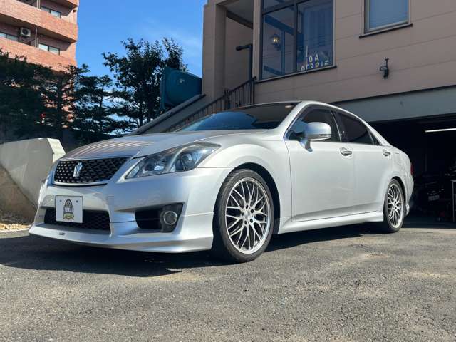 2010 Toyota Crown Athlete – thumbnail 3