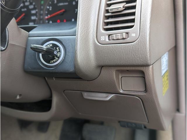 1997 Nissan Cedric – thumbnail 2