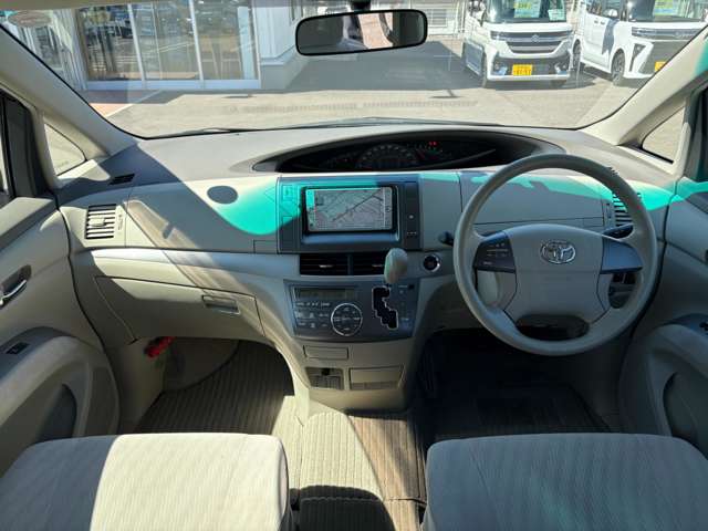 2009 Toyota Estima – thumbnail 2