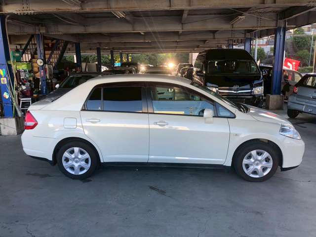 2009 Nissan Tiida Latio – thumbnail 3