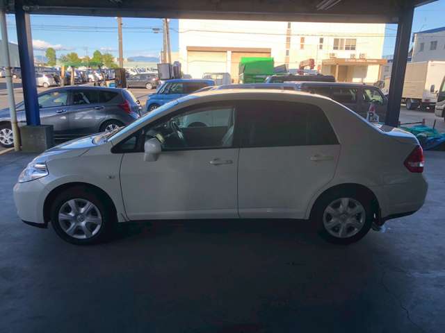 2009 Nissan Tiida Latio – thumbnail 4