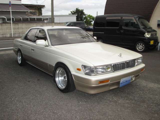 1991 Nissan Laurel – thumbnail 3