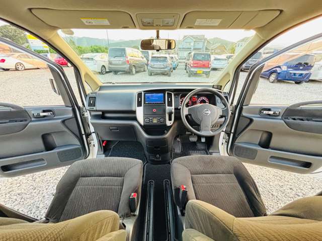2009 Nissan Serena – thumbnail 3