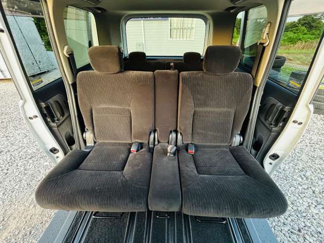 2009 Nissan Serena – thumbnail 4