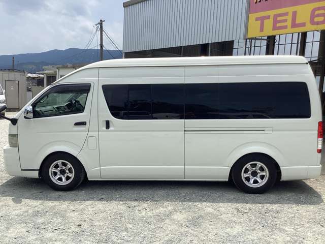 2007 Toyota Hiace – thumbnail 2