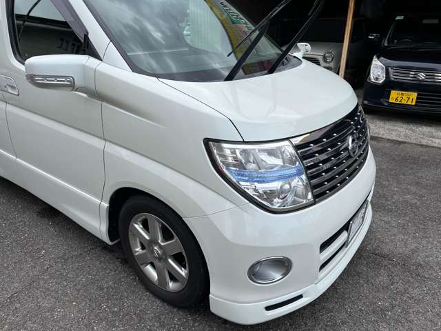 2007 Nissan Elgrand – thumbnail 3