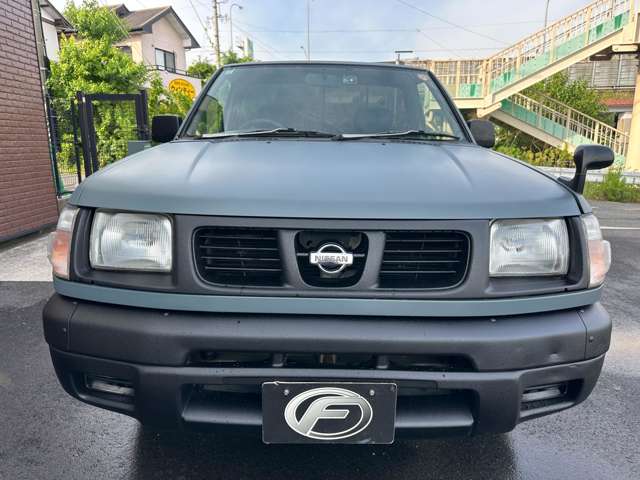 1997 Nissan Datsun – thumbnail 2
