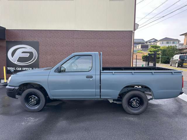 1997 Nissan Datsun – thumbnail 4