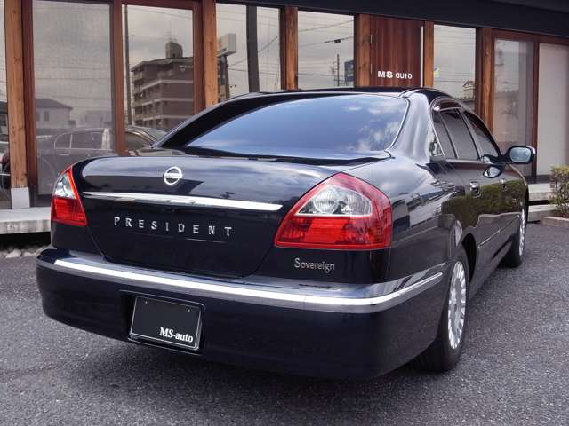 2005 Nissan President – thumbnail 2