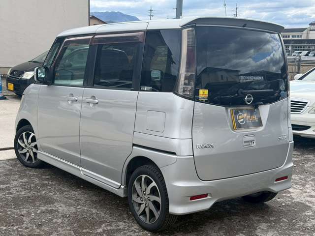 2010 Nissan Roox – thumbnail 2