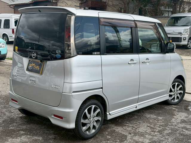 2010 Nissan Roox – thumbnail 4