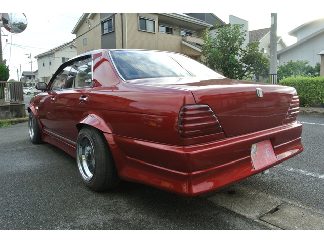 1991 Nissan Cedric – thumbnail 2