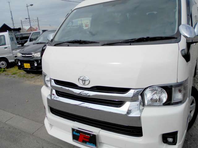 2005 Toyota Hiace – thumbnail 2