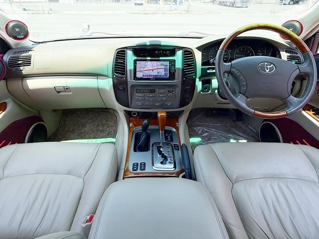 2003 Toyota Land Cruiser Cygnus – thumbnail 3