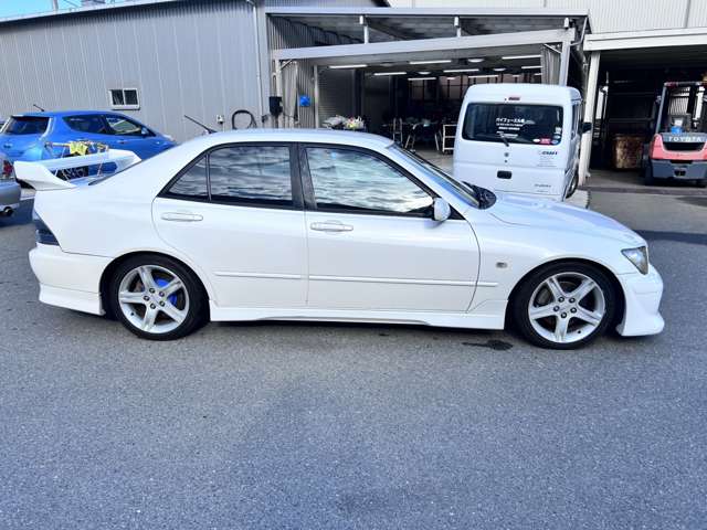 2004 Toyota Altezza – thumbnail 3